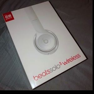 *BRAND NEW* Beats solo3 Wireless headphones